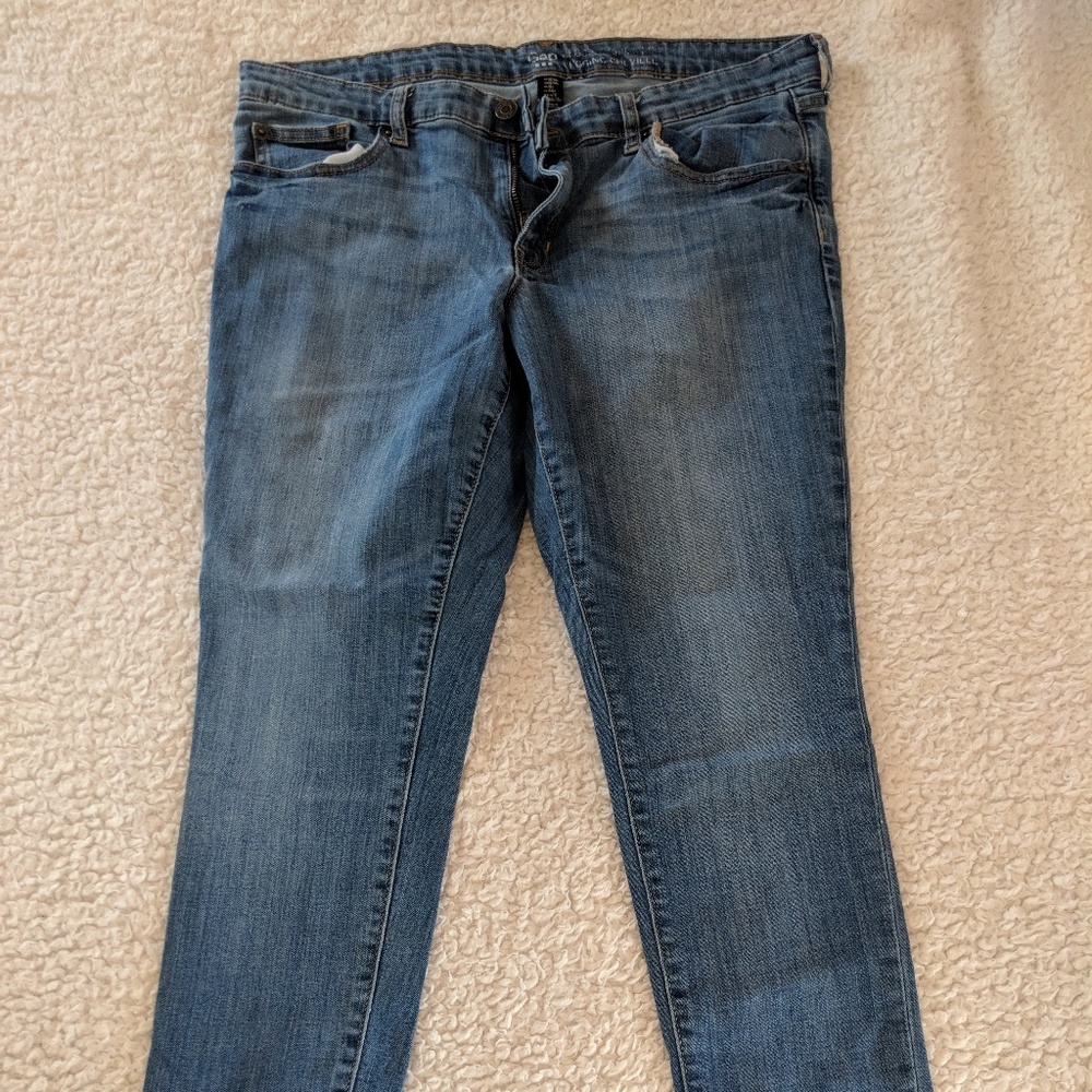 Gap Mid-Rise Jegging